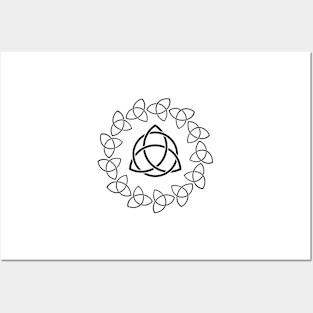 Celtic knots arranged in a circle around a large triquetra. Posters and Art